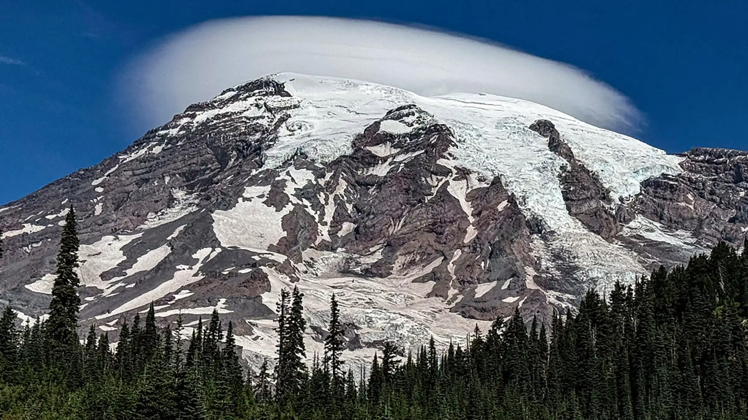 Scientists Recorded a Historic “Swarm” of Earthquakes Under Mount Rainier